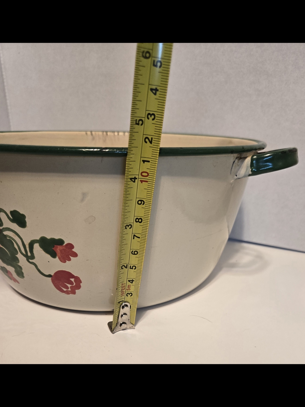 Vintage 1970s Cream Enamel Pot with Red Floral Design,Green Trim. - Picture 13 of 13